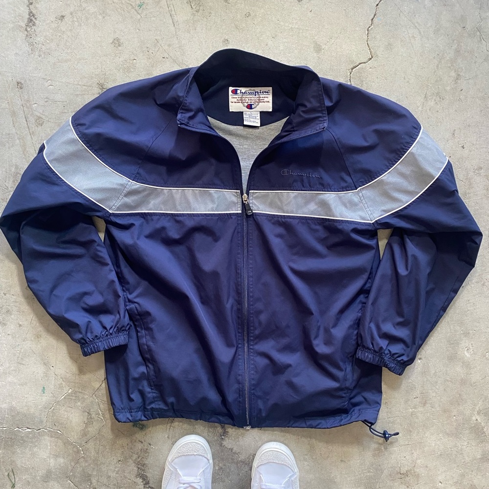 EARLY-MID 2000s CHAMPION WINDBREAKER. VINTAGE.